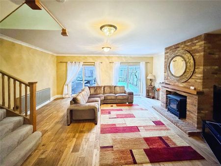 4 bedroom detached house to rent - Photo 2