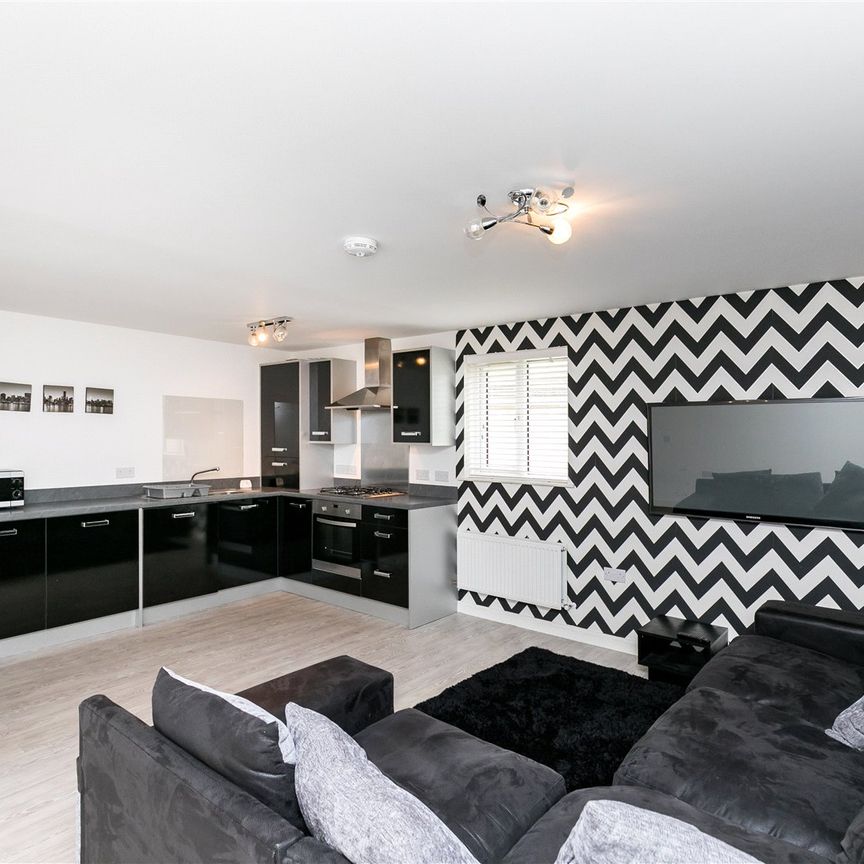 2 bedroom terraced maisonette to rent - Photo 1