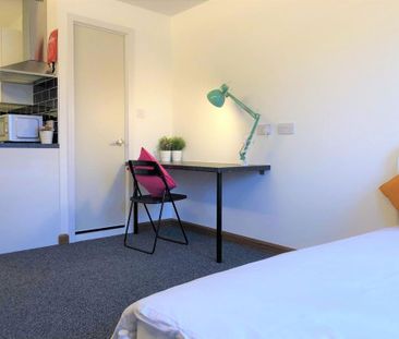 Studio to rent - Photo 3