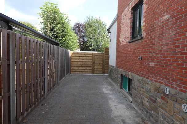 Een appartement met 1 slaapkamer en koertje vlakbij het centrum van Beerse. - Foto 1