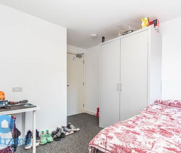 4 bed Apartment for Rent - Photo 4