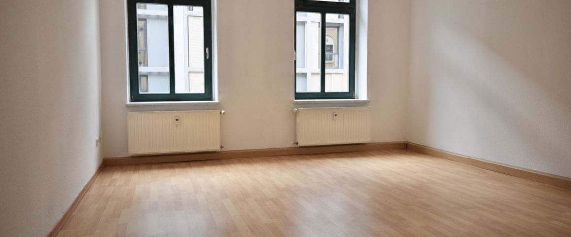 Kaßberg • Balkon • Bad mit Wanne • 2 Zimmer • Abstellraum • gepflegtes Haus • Laminat • Termin!? - Photo 1