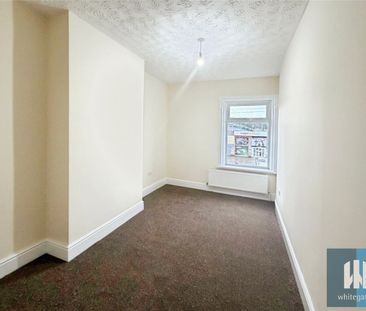 Leeds Road, Huddersfield, HD1 - Photo 4