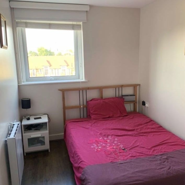 Room in a Shared Flat, Tarves Way, SE10 - Photo 1