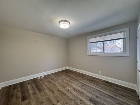 For Lease - 324 WEST 5TH Street, Hamilton, Ontario - Photo 5