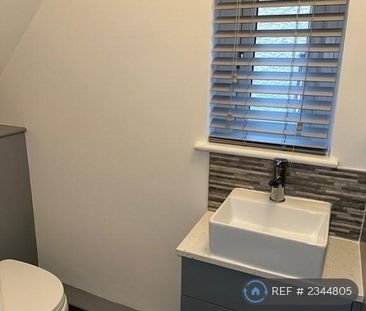 2 bedroom semi-detached house to rent - Photo 3