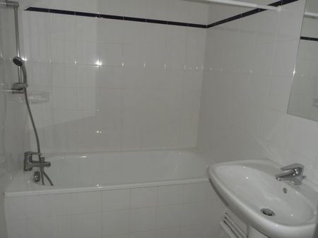 Location Appartement 1 pièce 30m² REIMS 51100 - Photo 2