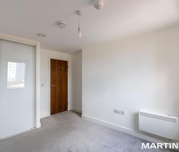 2 bedroom penthouse to rent - Photo 3