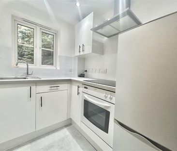 Lower Northam Road, Southampton, Hedge End - Photo 1