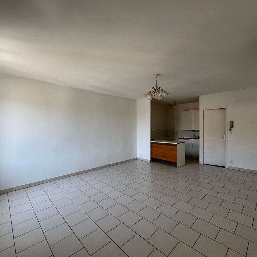 Location Appartement 3 pièces 79m² ST MAXIMIN LA STE BAUME 83470 - Photo 1