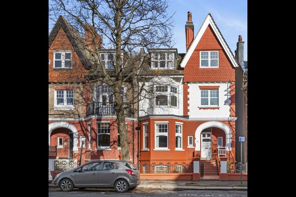 6 Bed Semi-Detached House, Sackville Road Up, BN3 - Photo 1
