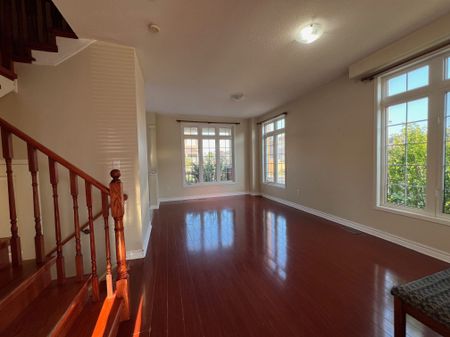 For Lease - 100 Alfred Paterson Drive, Markham, Ontario - Photo 2