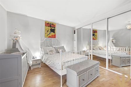 Battersea Church Road, London - Photo 3