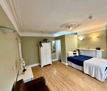 Room in a Shared House, Hammersmith Grove, W6 - Photo 5