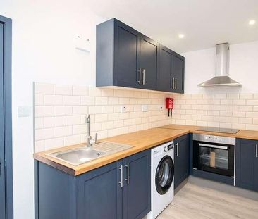 Raymond Crescent, Guildford, Surrey, GU2 - Photo 3