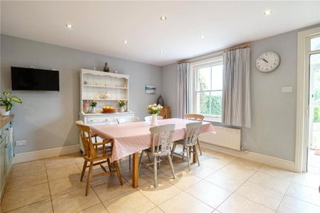 5 bedroom detached house to rent - Photo 3