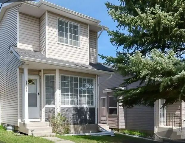 Great Family Home — 3 Bedrooms House - Photo 1