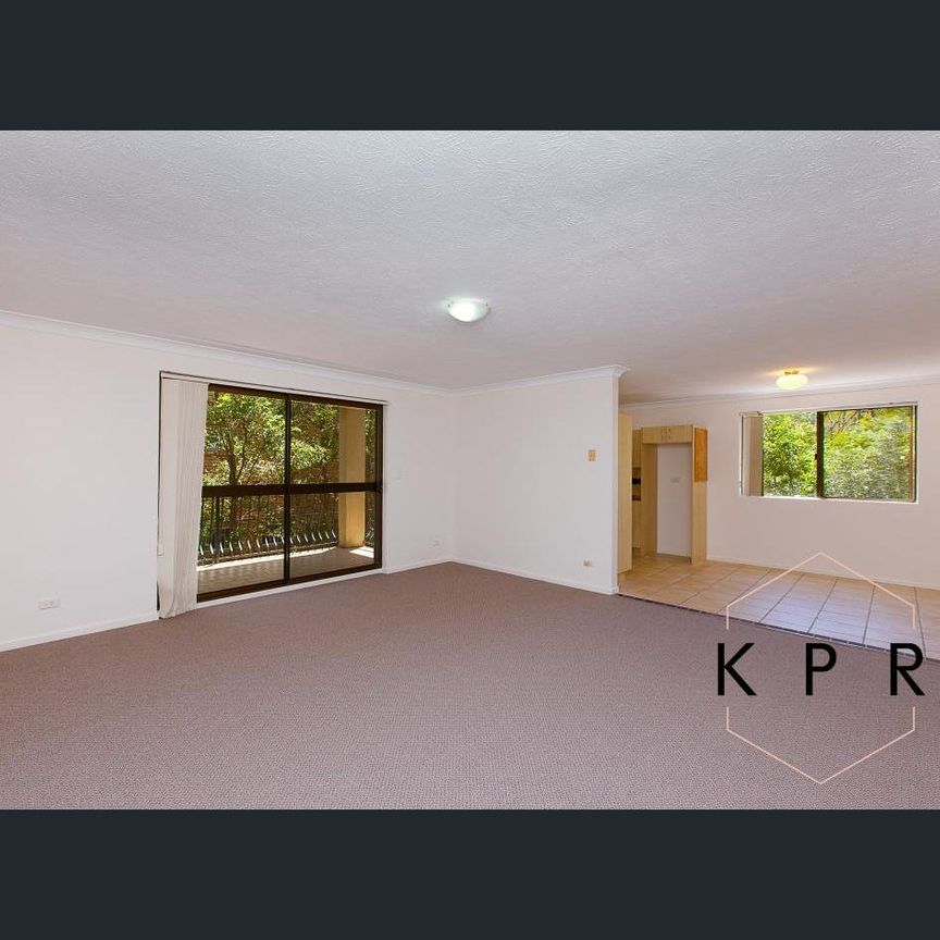 Spacious apartment in Quiet Street - Photo 1