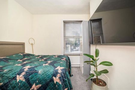 2 bedroom maisonette to rent - Photo 3