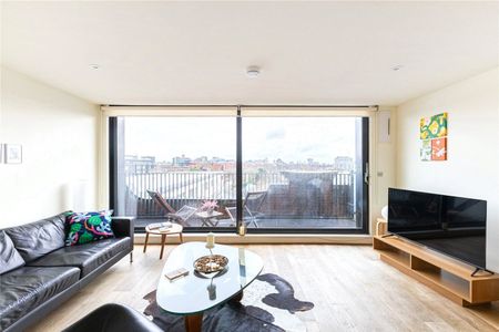 Bazalgette Court, Great West Road, London, W6 flat - penthouse to rent - Photo 2