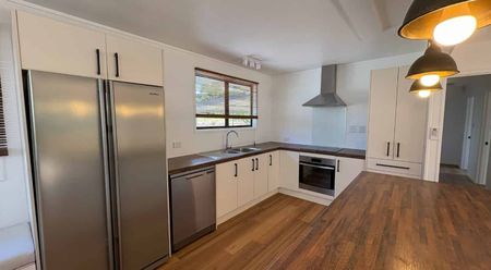 Modern 3-bedroom - Photo 3