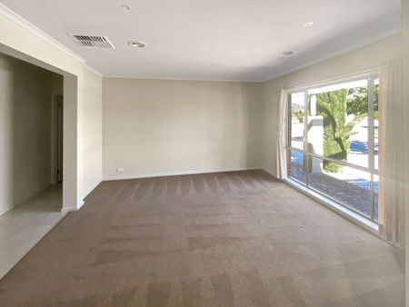 7 Moseley Street, Alfredton - Photo 2