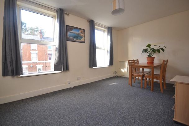 2 bedroom Flat To Let - Photo 1