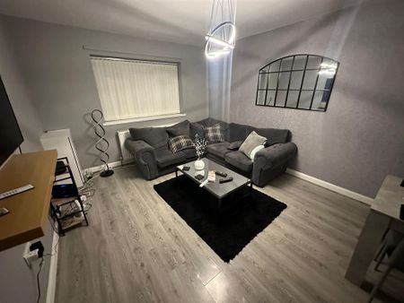 4 bedroom terraced house to rent - Photo 2