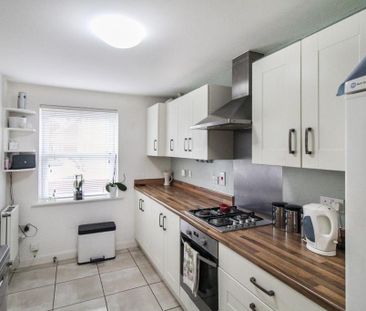 3 bedroom semi-detached house to rent - Photo 5