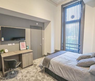 1 bedroom in a house share to rent - Photo 2