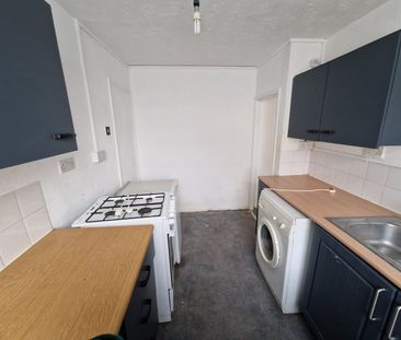 Studio Flat, Granville Road, LU1 - Photo 6