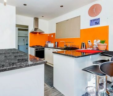 Sun Filled Family Home in Massey - Photo 6