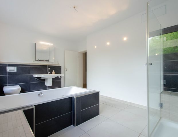 Vielseitige Erdgeschosswohnung mit Garten in ruhiger Lage von Hattingen-Niederwenigern - Photo 1