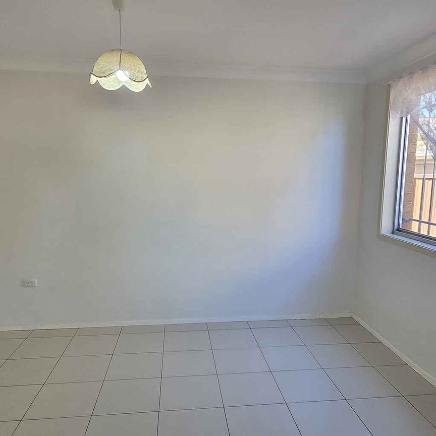 2 Lawley Street Bossley Park - Photo 1