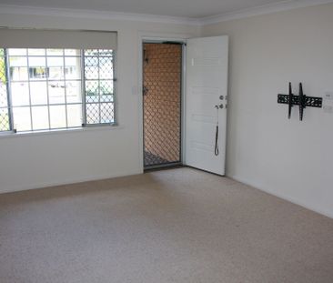 Charming & Convenient Villa - Prime Location - Photo 5