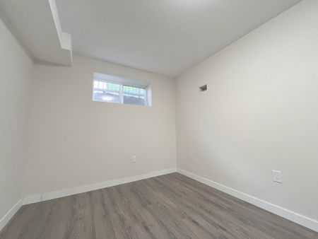 For Lease - 44 Moir Crescent Unit# Lower Level, Barrie, Ontario - Photo 2