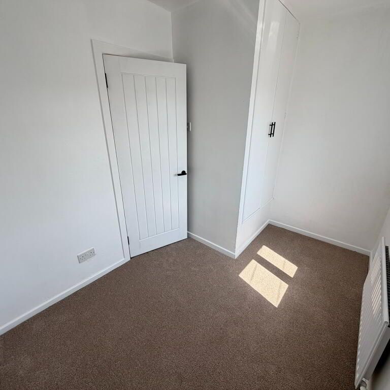 10 Menin Road, Antrim, BT41 4JA - Photo 1