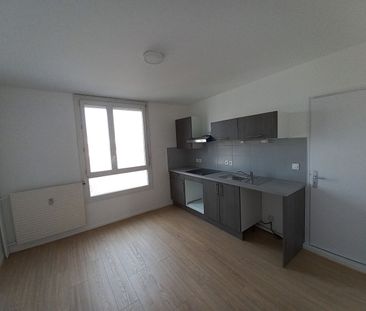 Location Appartement 3 pièces 70m² - Photo 3