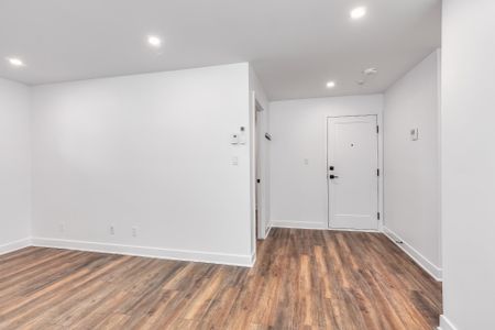 5050 Boul. Notre Dame, Laval (Chomedey), QC H7W - Photo 2