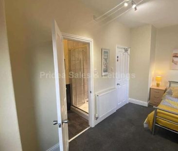 Ensuite Double Room, South, LN5 - Photo 3