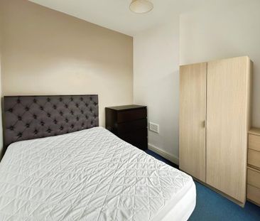 4 bedroom terraced house to rent - Photo 1