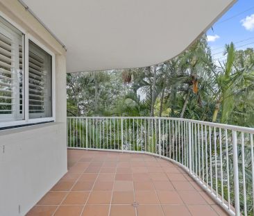 Freshly renovated 2-bedroom unit in prime location - Photo 1