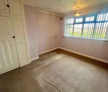 Rochford Crescent - Photo 2