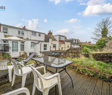 4 bedroom terraced house to rent - Photo 3