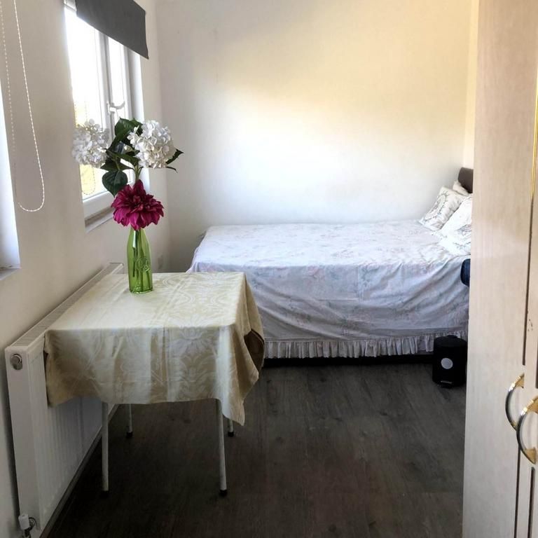 House share to rent - Photo 1