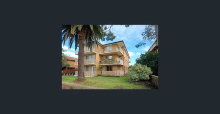 Fully Renovated 2-Bedroom Apartment - Inspect Sat 12:00-12:15 - Photo 2