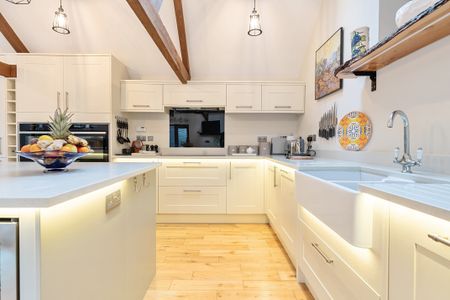 Kerves Lane, Horsham, RH13 maisonette to rent - Photo 3