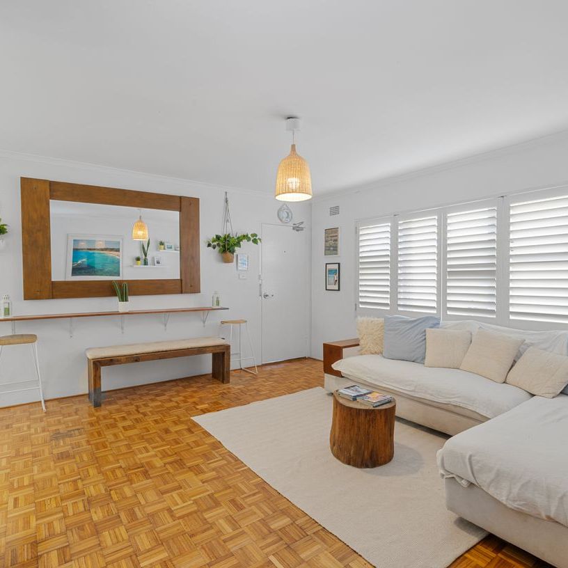 Furnished Modern 2-Bedroom Beachside Apartment - North Bondi Living at Its Best - Photo 1