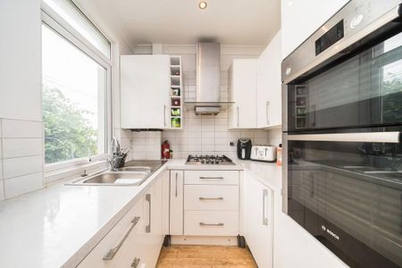 3 bedroom flat to rent - Photo 3