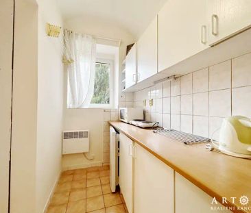 Pronájem zařízeného bytu 1+kk v srdci Králova Pole – fixní cena bez... - Photo 6